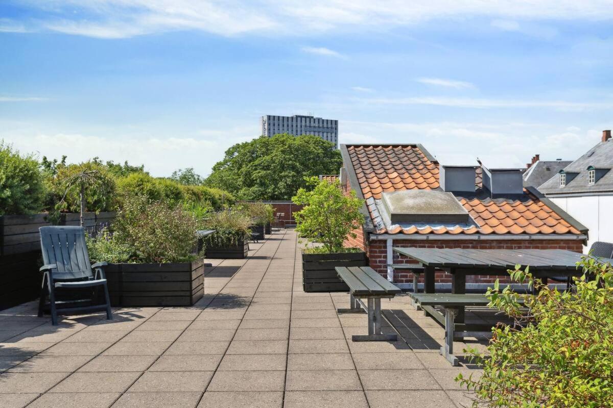 First Row Apartment With Balcony To The Ramparts Kopenhagen Buitenkant foto