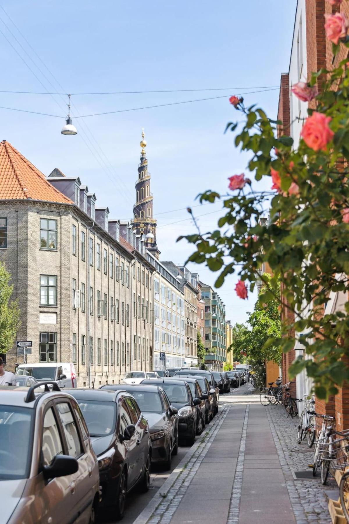 First Row Apartment With Balcony To The Ramparts Kopenhagen Buitenkant foto